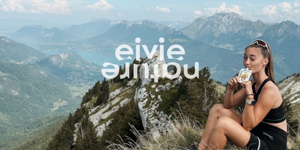 Eivie Nature au cœur de la Savoie. Une purée de fruits pleine de vitamines qui se déguste partout, même en randonnée.
